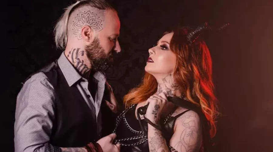 couple dans donjon bdsm
