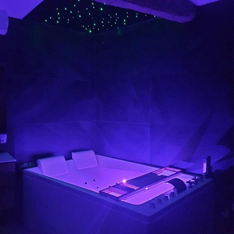 La loveroom bdsm grassoise 'La chambre des désirs'