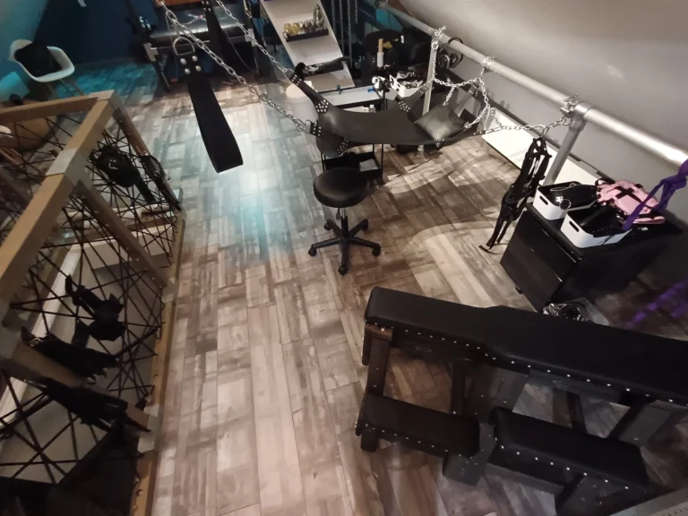 Chambre d’hôte BDSM – Atelier des 2L, photo 2
