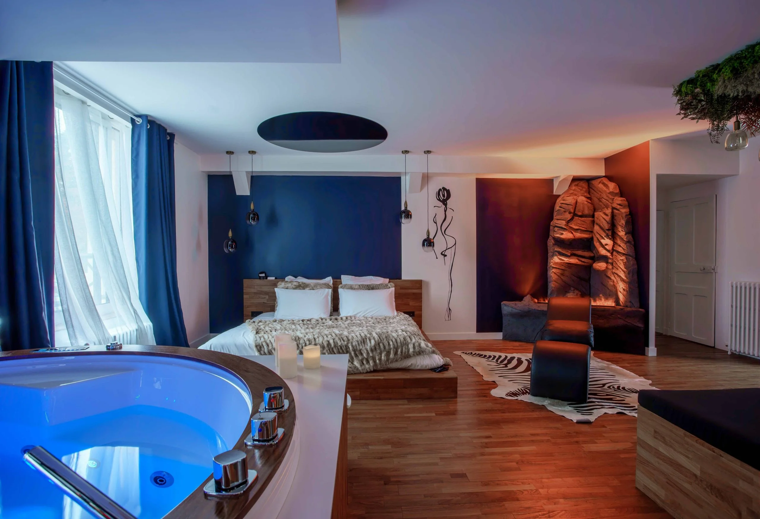 Le Double L — Nuit Insolite en Amoureux | Jacuzzi Privatif à Cholet