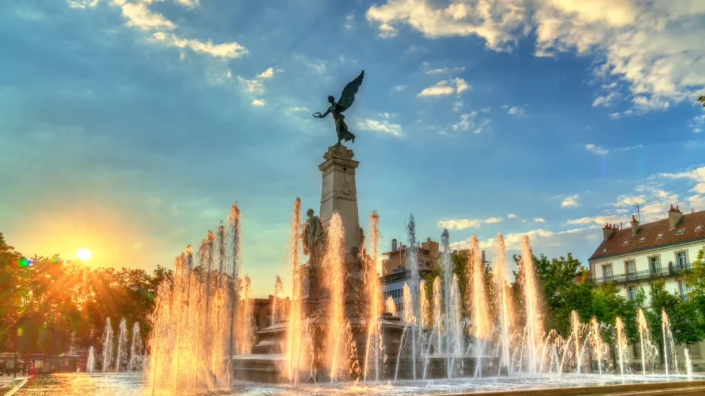 Trouvez votre Love Room à Dijon pour une Surprise Romantique