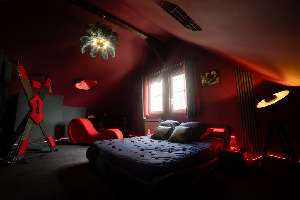 Love Room "3 Nuances de Plaisir" avec spa privatif à Troyes