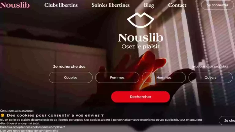 Page d'accueil de NousLib avec un fond sombre et des mains en lumière, affichant les options de recherche de partenaires : couples, femmes, hommes et queers.