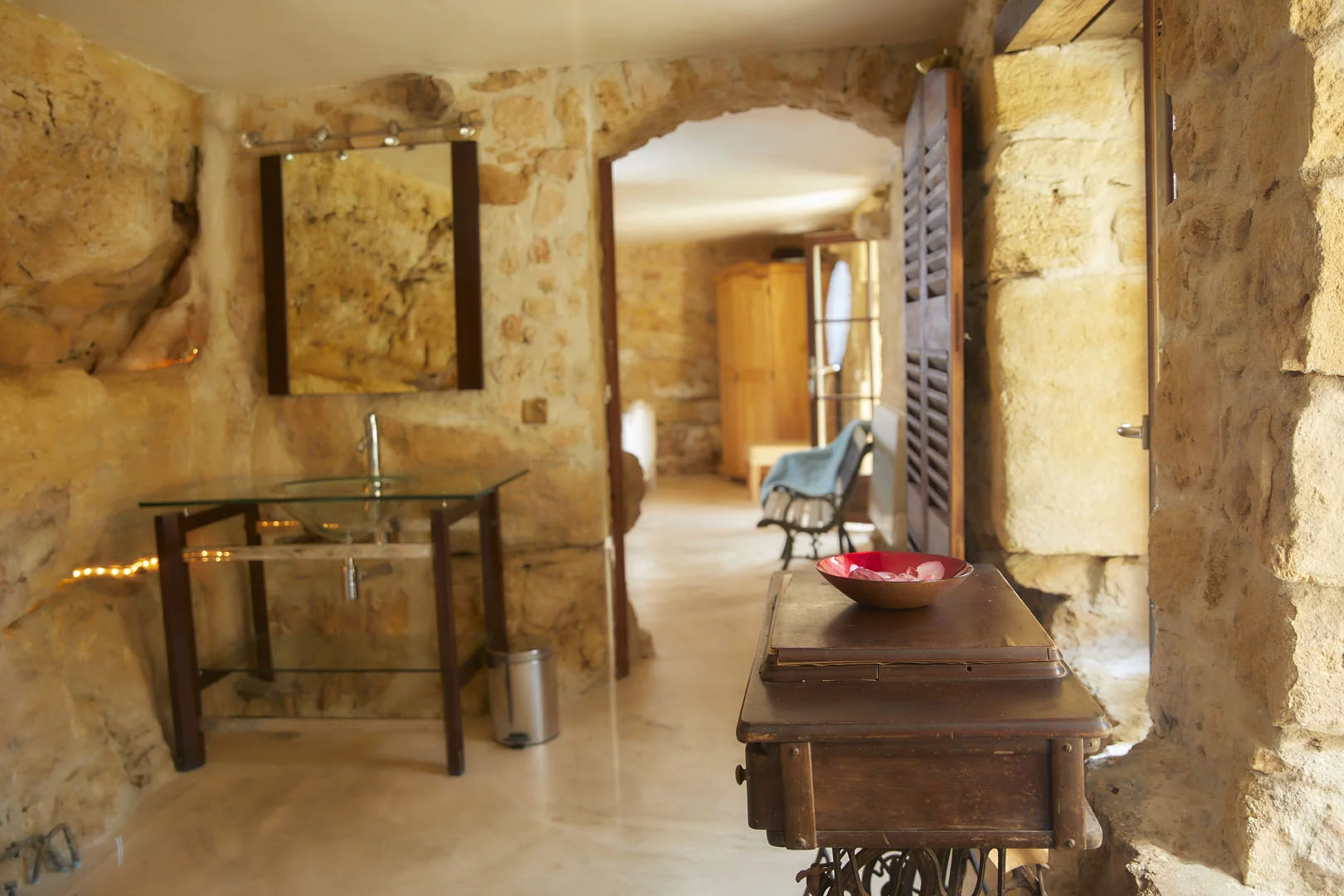 domaine de cantegrel vitrac sarlat suite troglodyte salle de bain 1 psg
