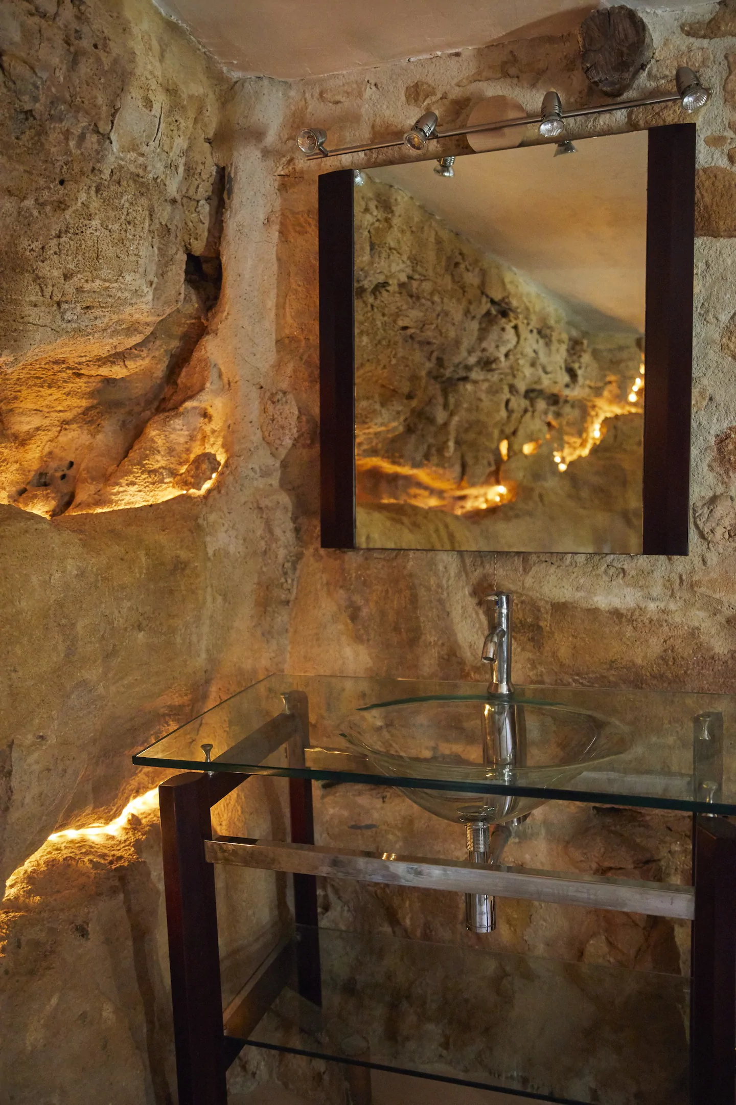 gite la maison bleue cantegrel vitrac appartement troglodyte salle d eau 12 1