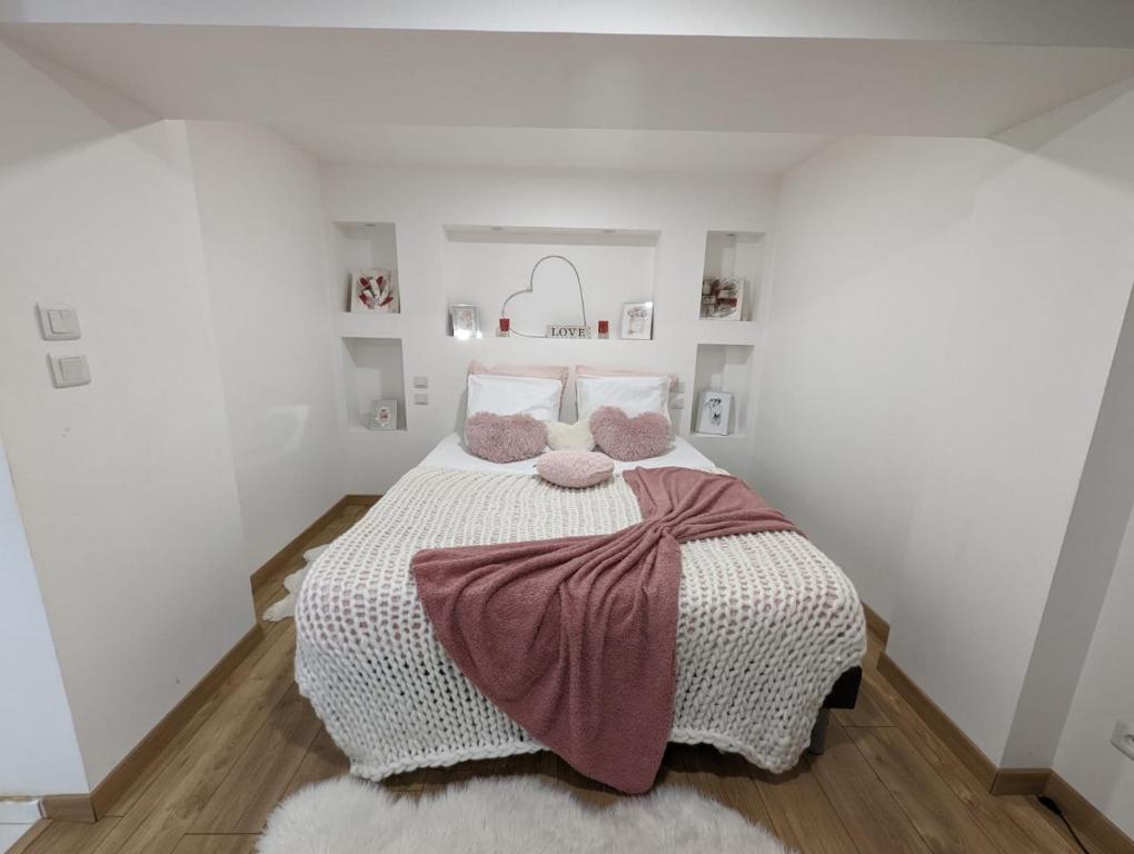 LOVE ROOM PERPIGNAN avec JACUZZI PRIVATIF