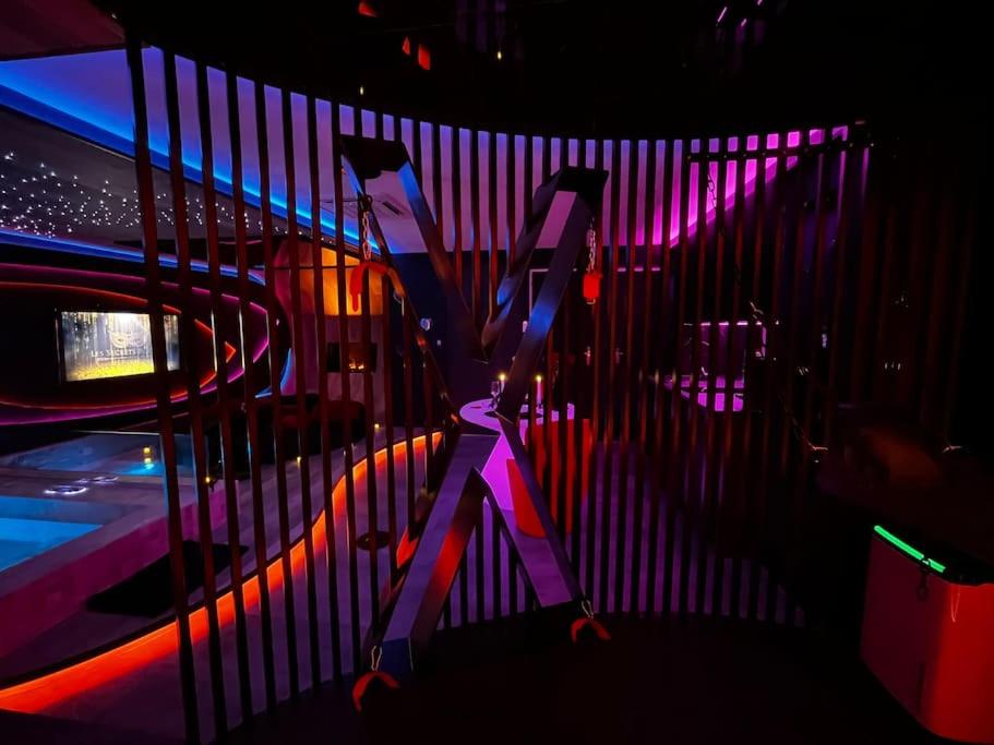 Les Secrets Rooms/Love Room