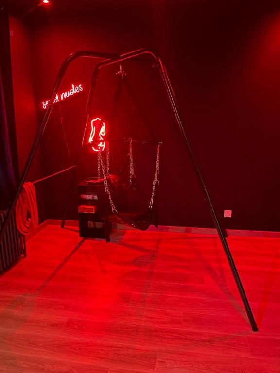 Hom & Love, Love Room BDSM