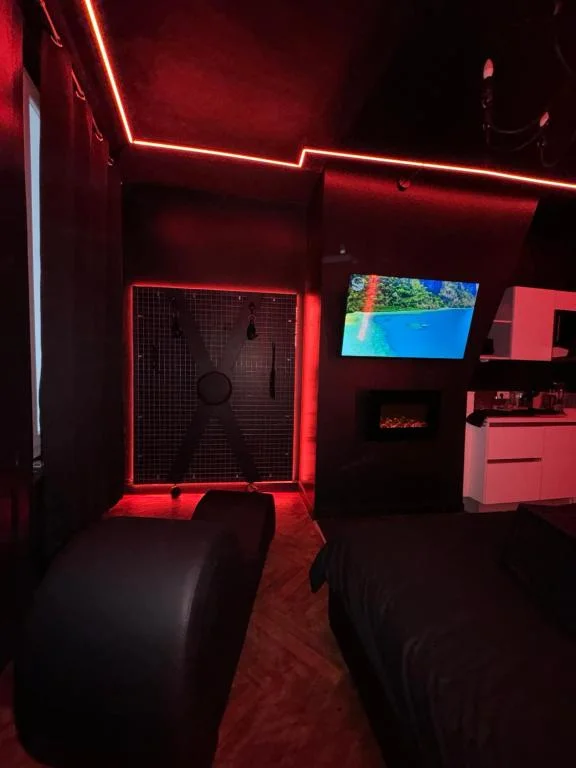 Love Room, L'interdit, Rouen