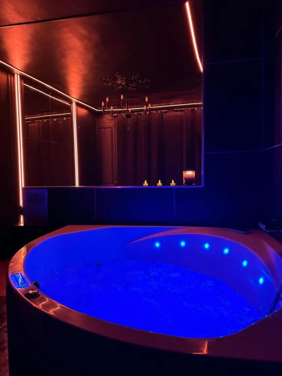 Love Room, L'interdit, Rouen