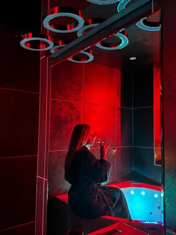 Love Room, L'interdit, Rouen