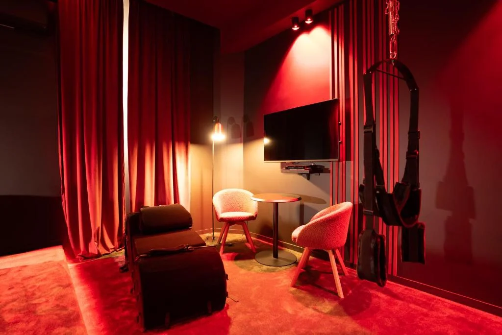 Évasion intime : Love Room de luxe à Cannes