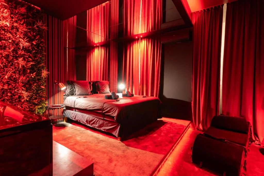 Évasion intime : Love Room de luxe à Cannes