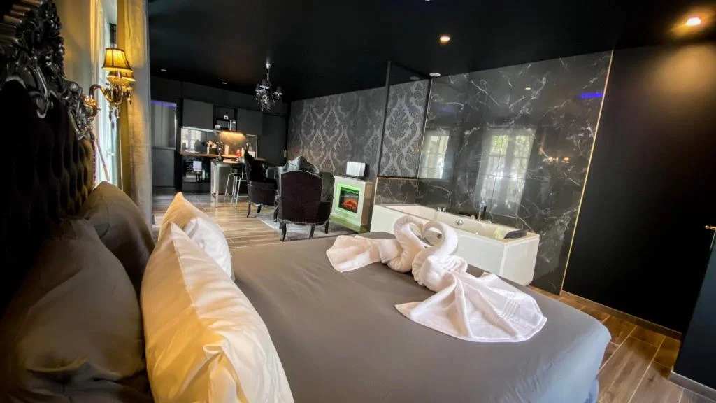 Luxure - Secret Suite avec Jacuzzi