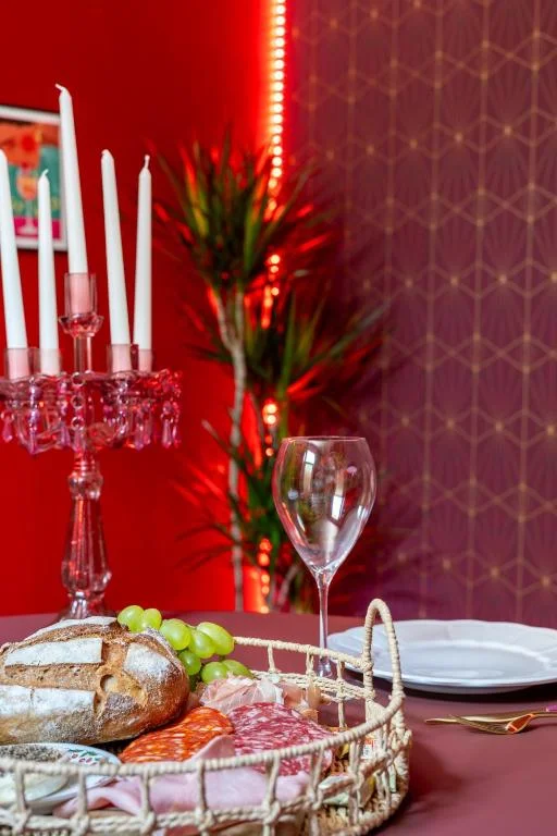 Love Room chez Luxuria – Hébergement Romantique à Avignon