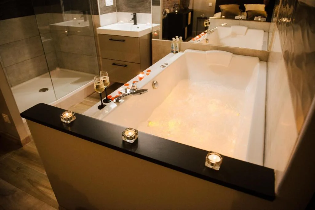 La Suite Romantique avec Jacuzzi au Cœur de Perpignan