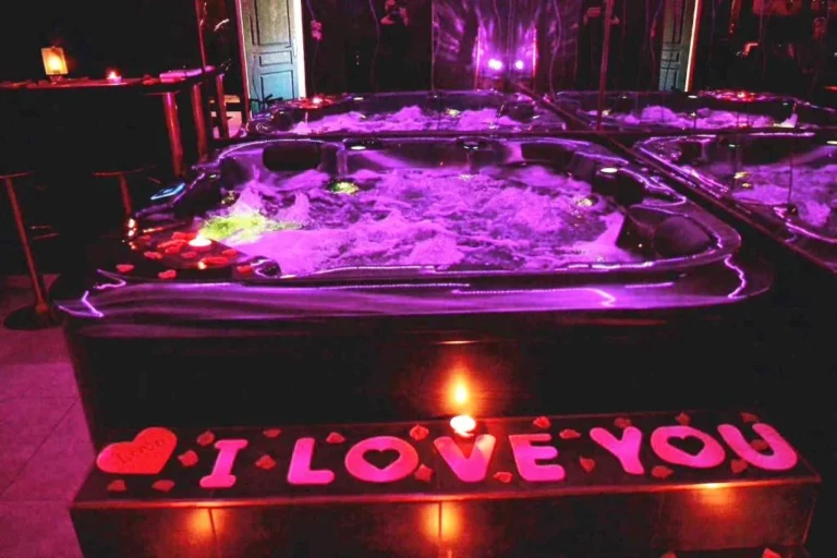Suite Romantique Jacuzzi & Sauna privé, photo 4