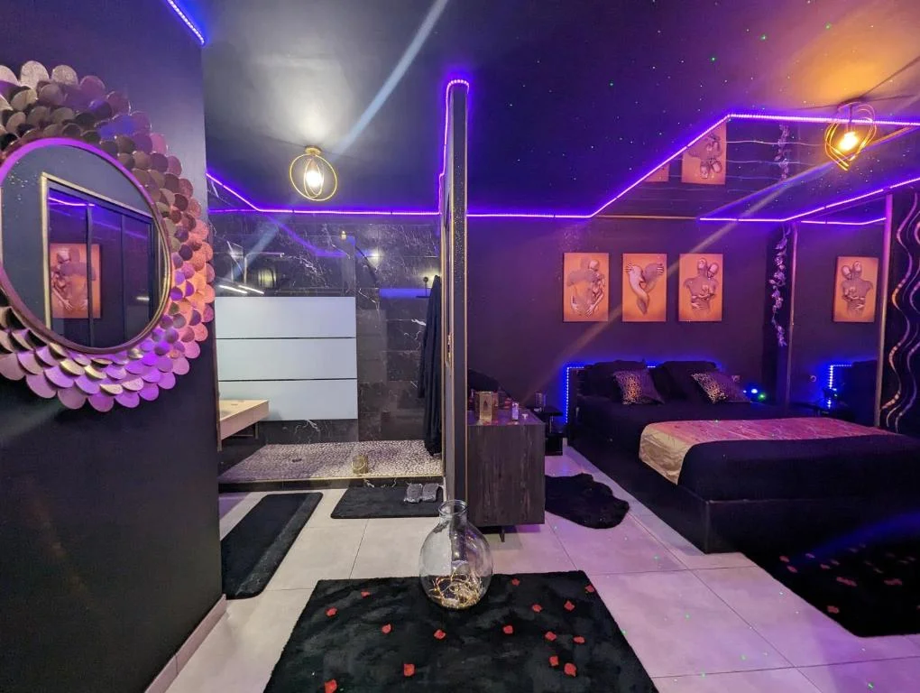 Suite Romantique Jacuzzi & Sauna privé