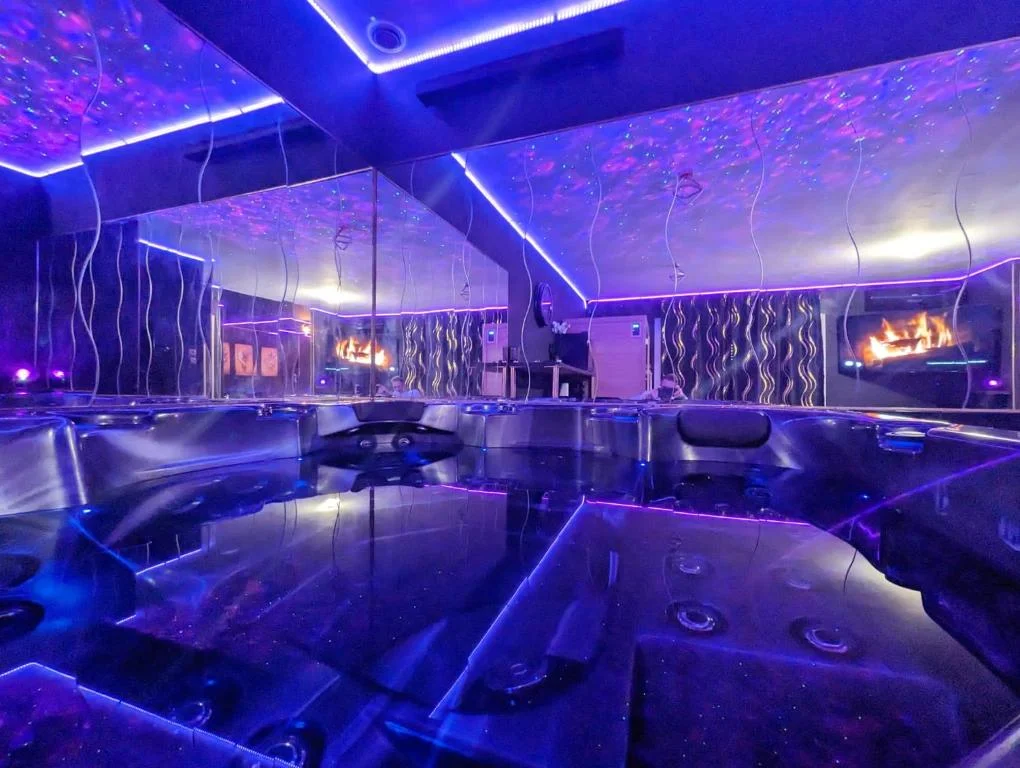 Suite Romantique Jacuzzi & Sauna privé