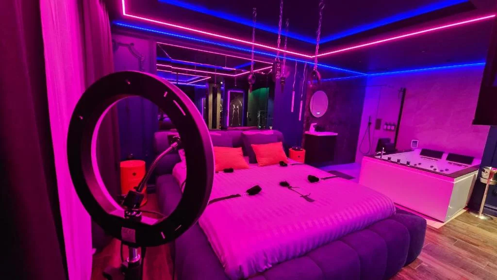 Xtase By luxuria - love room Cannoise