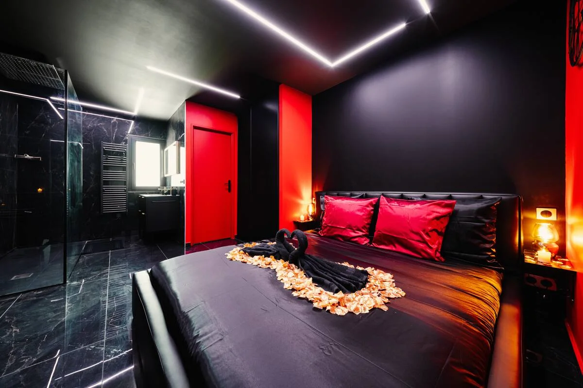 Love Room Censure