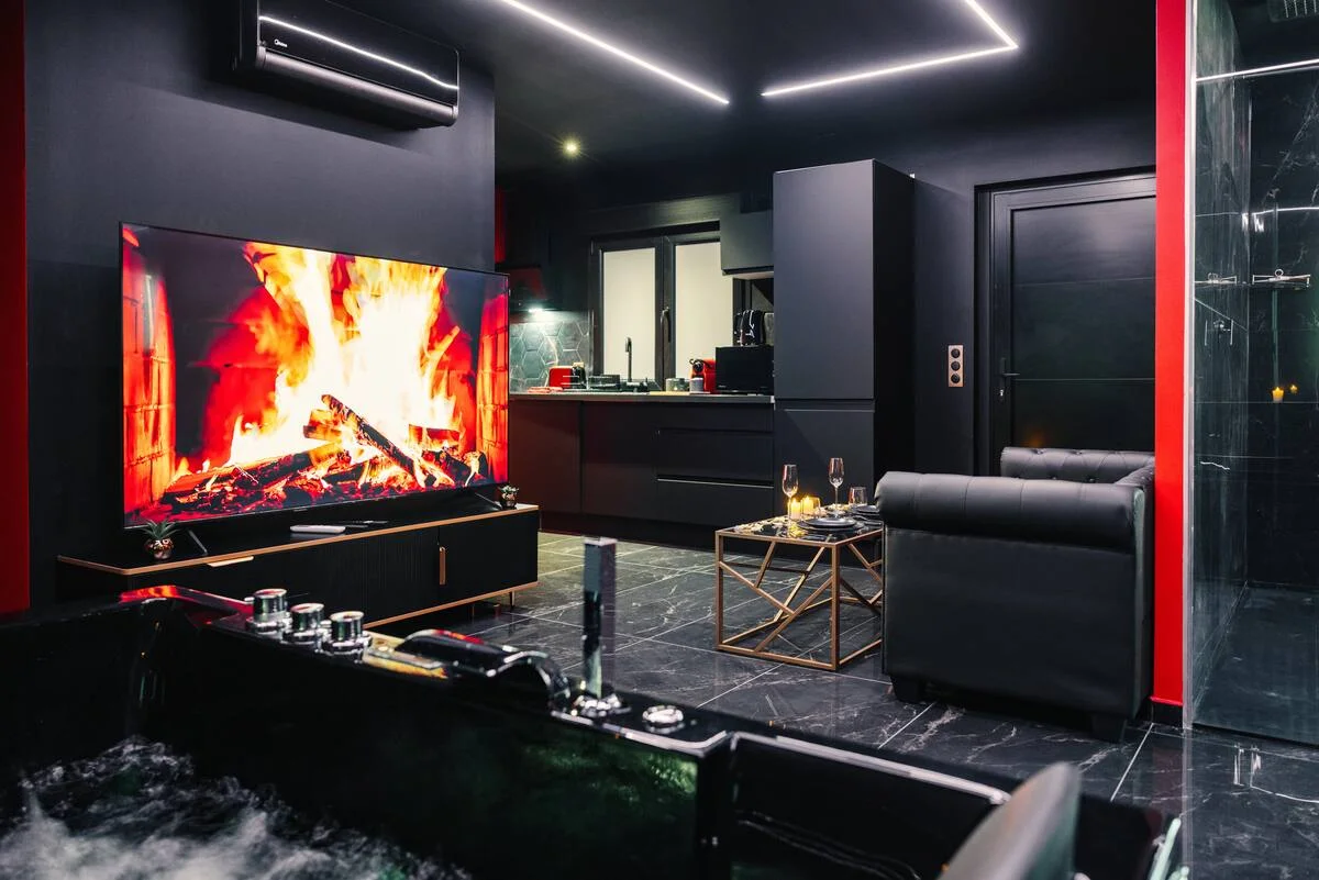 Love Room Censure