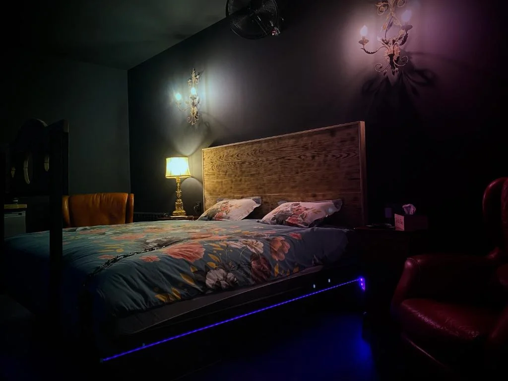 Loveroom avec jacuzzi 01