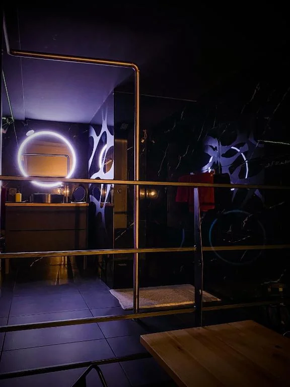 Loveroom avec jacuzzi 01