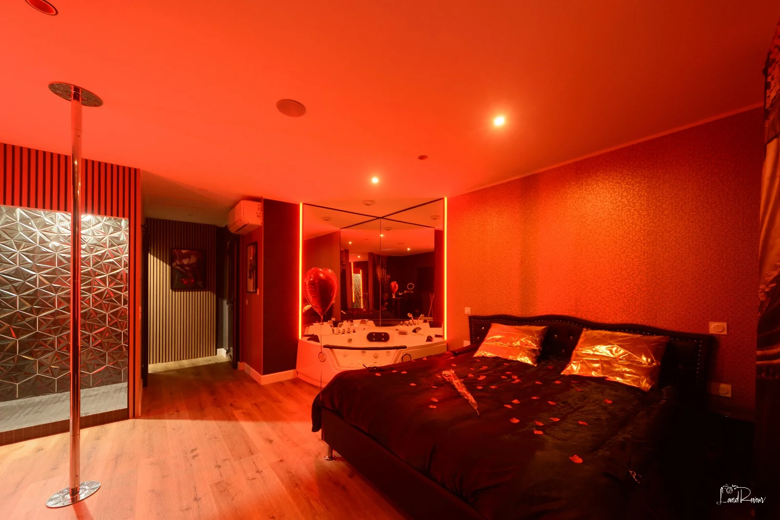 Shiny Cloud Love Room ⭐️⭐️⭐️⭐️près de Carcassonne