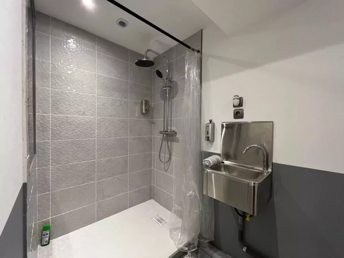 50 nuances de gris - Nuit en Prison