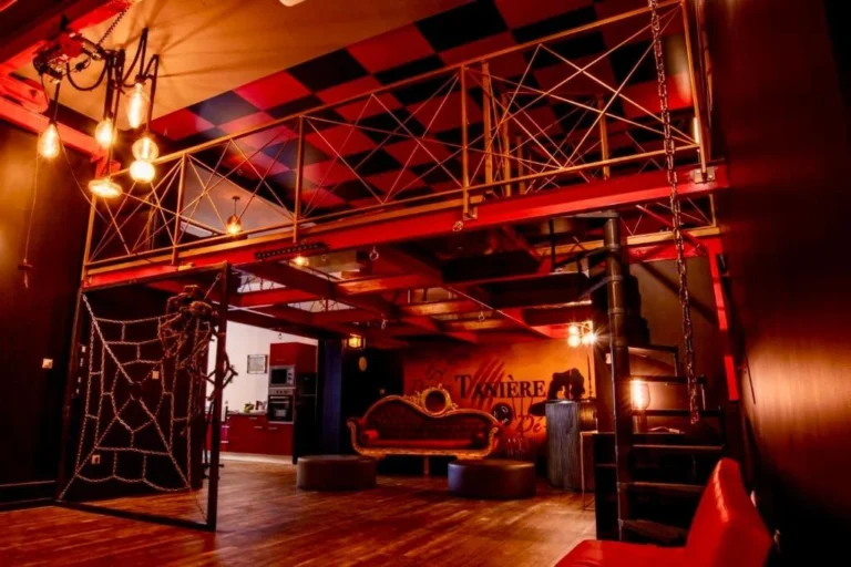 La Tanière Dé-Plaisirs - Love Room Donjon, photo 2