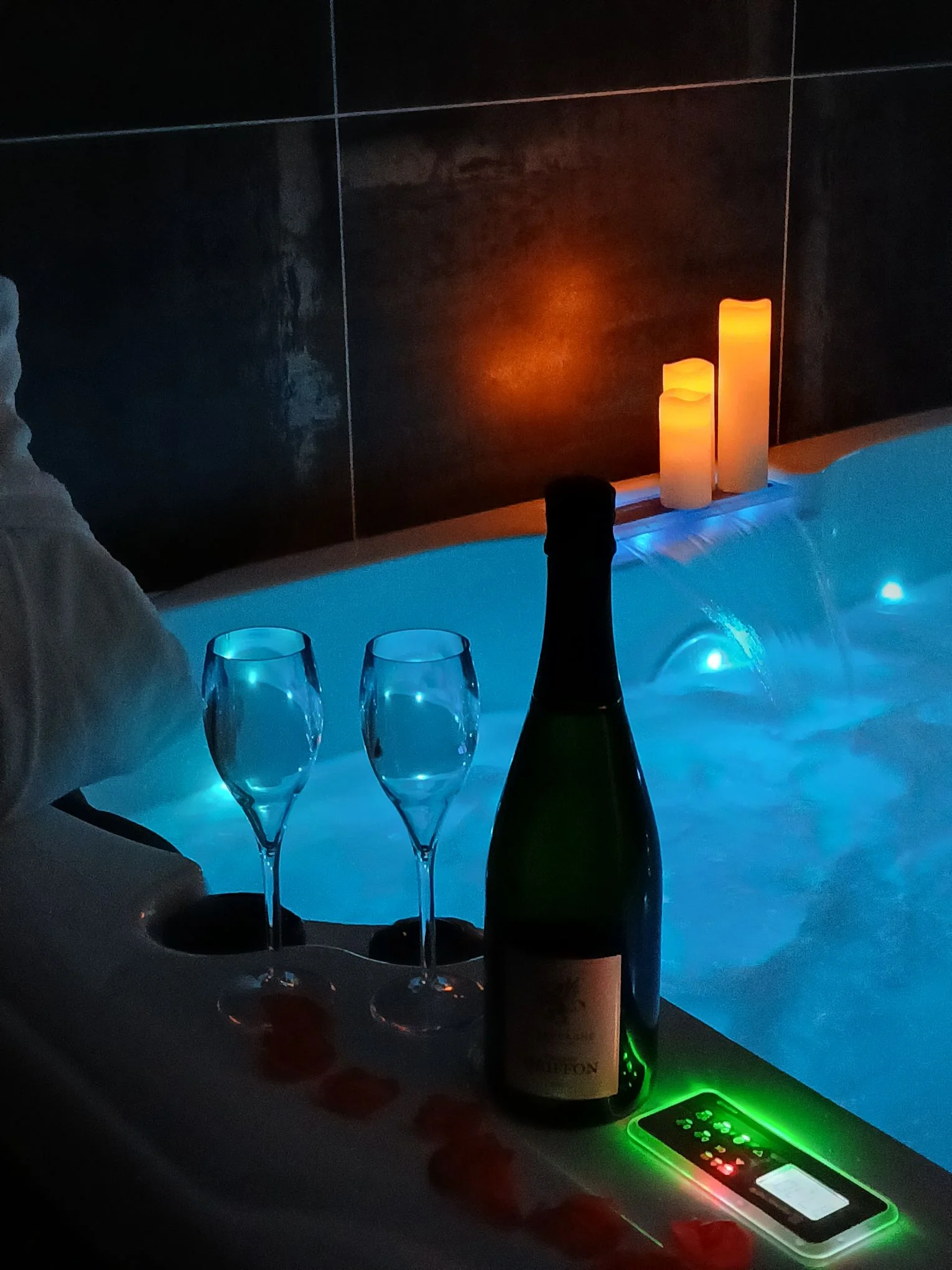 Une Pause à Deux- Love Room et Jacuzzi- Journée et Nuitée
