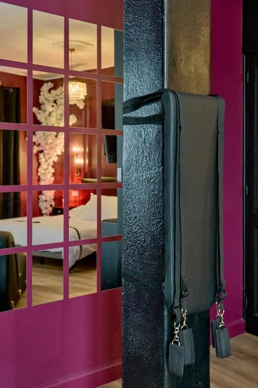 Suite romantique avec balnéo et jeux coquins – escapade sensuelle