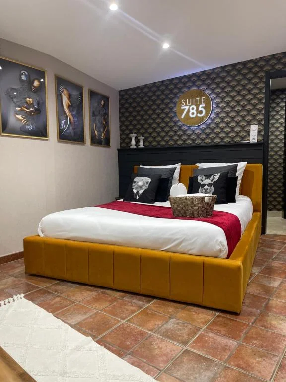 SUITE 785 jacuzzi