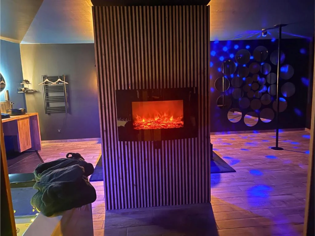 Suite Casanova avec SPA & Escape Love Game