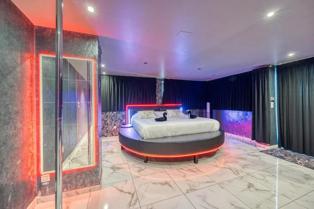 Love Room Attitude