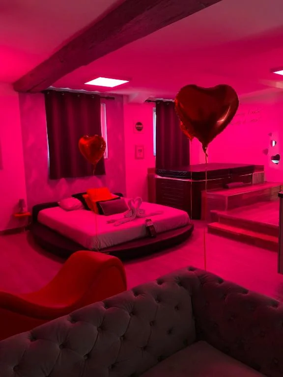 Suite Cupidon- Domaine des trois châteaux