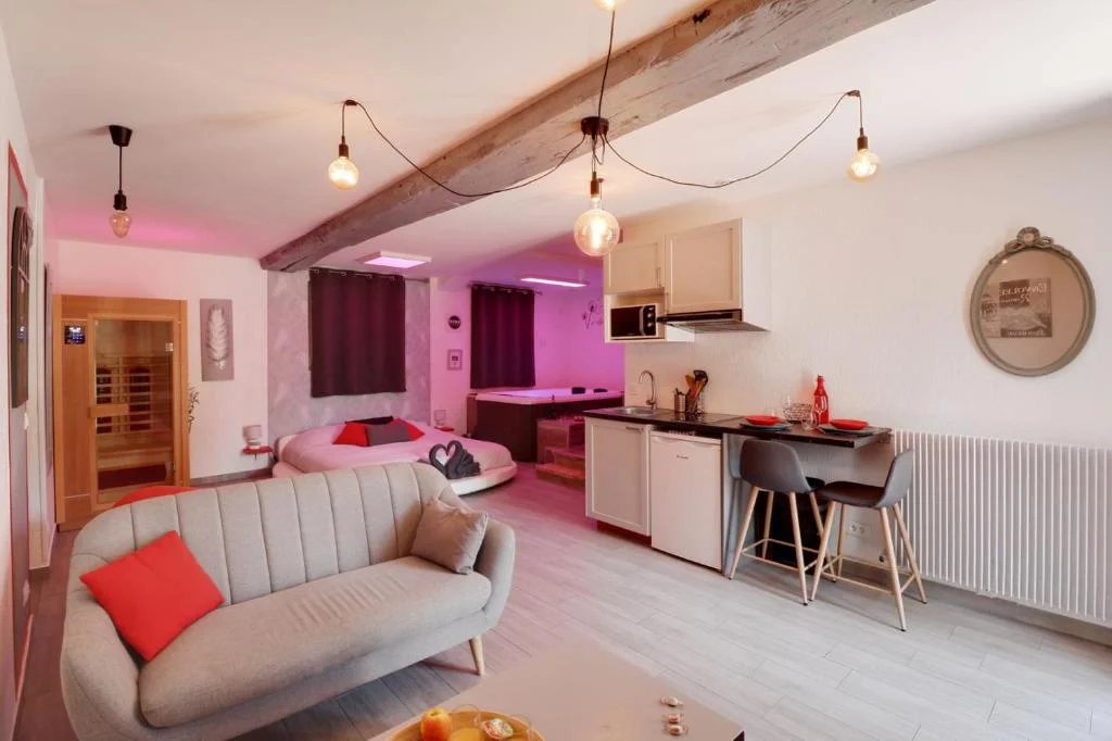 Suite Cupidon- Domaine des trois châteaux