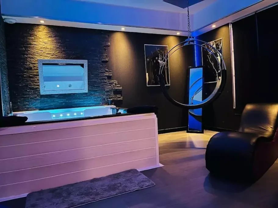 La Nuit Coquine - Suite avec Jacuzzi - Evasion