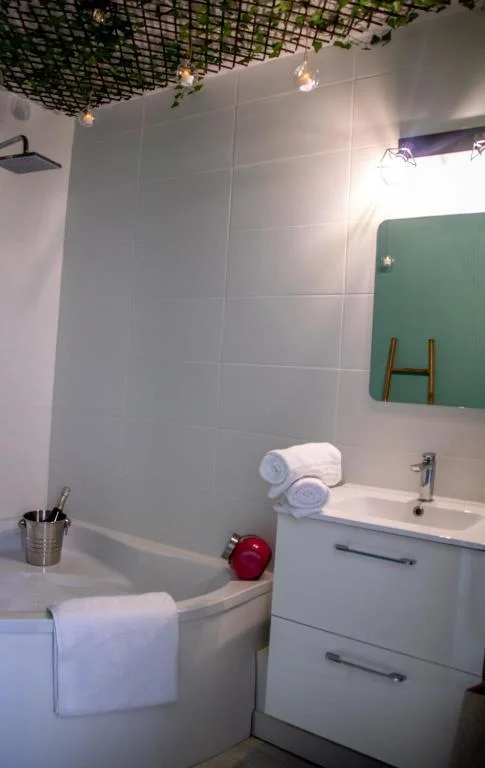 LOVE ROOM - La Tour