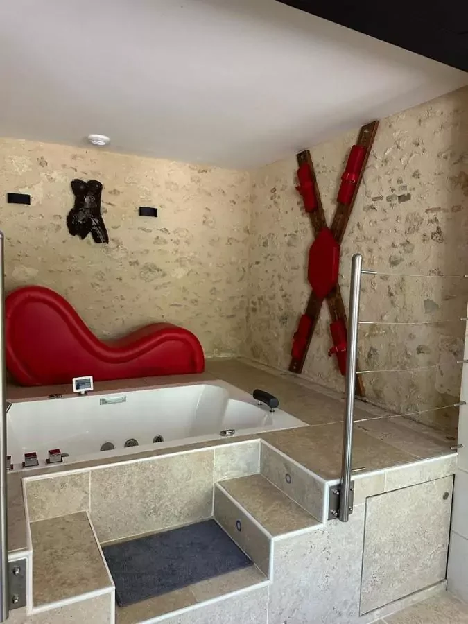 L'indiscrete Love Room