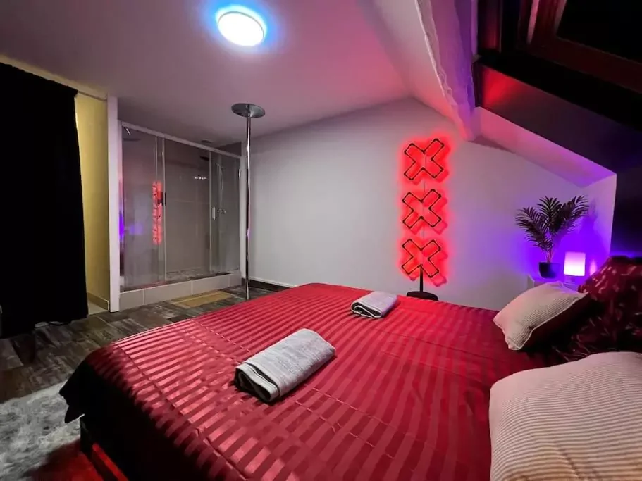 Red love room
