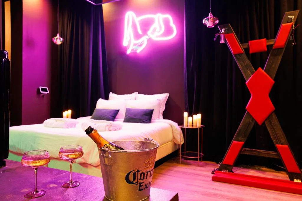 Love Room Aphrodisia | Hébergement romantique à Marseille