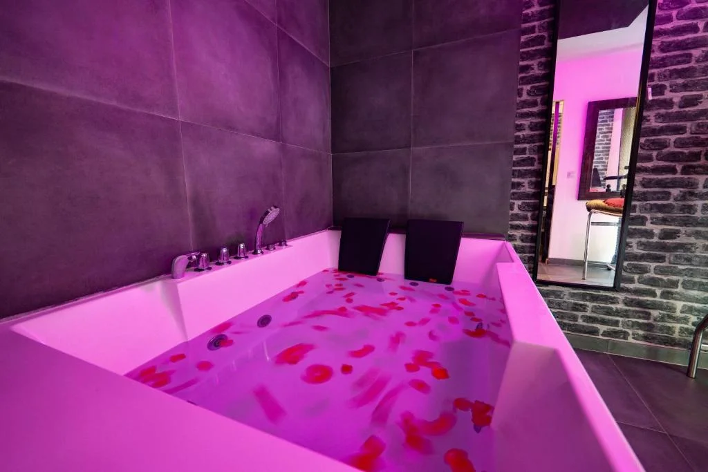 50 Nuances de Bonheur - Love Room spa Rouen