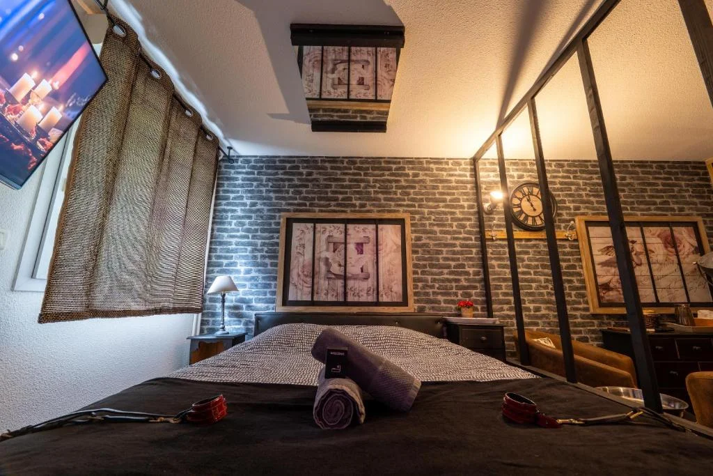 50 Nuances de Bonheur - Love Room spa Rouen