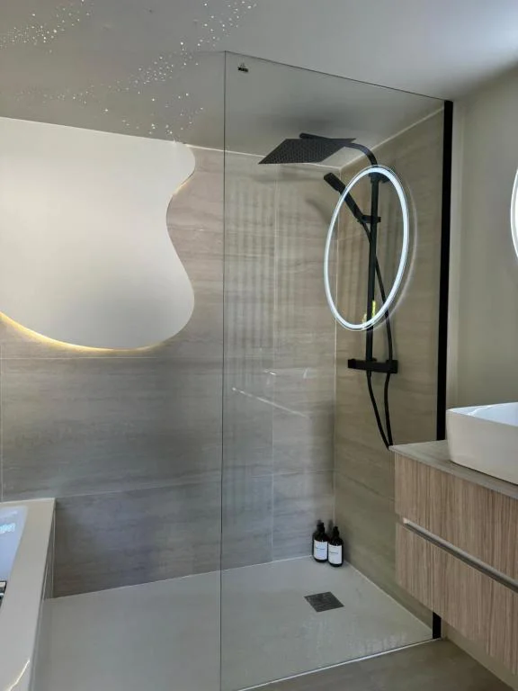 Spa Privé Luxe et Love Room – Proche Disney | Séjour Romantique