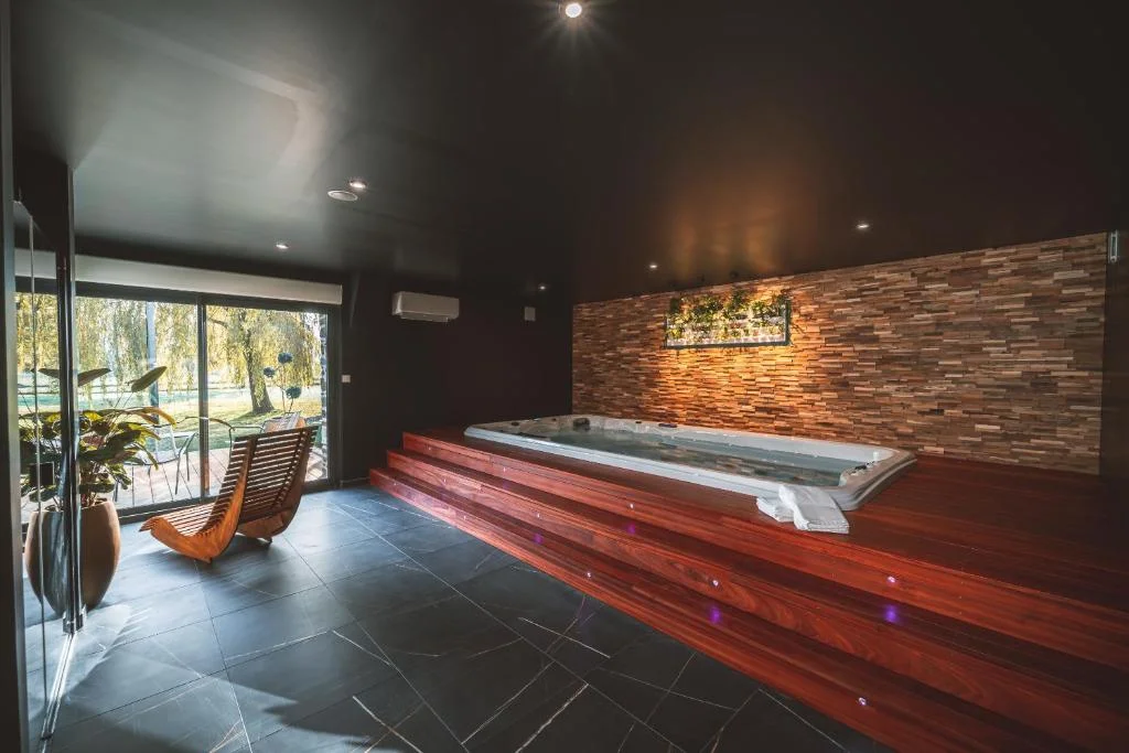 Le Secret de l'Elixir - Love gite avec Spa nage privatif et espace coquin