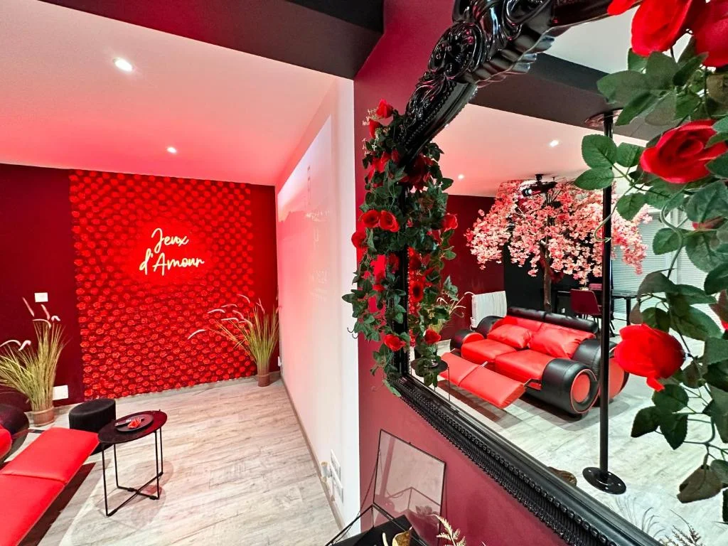 Suite Jeux d’Amour Jacuzzi / Love Room