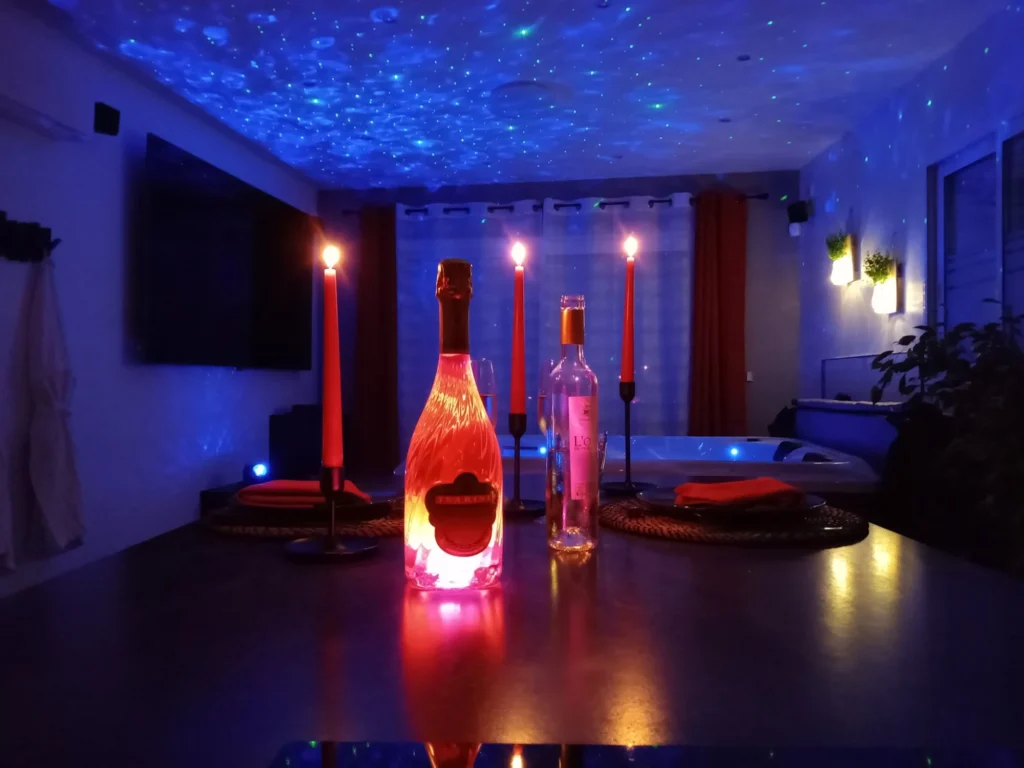 Villa lovenight jacuzzi spa et pièce secrète 50 nuances de Grey, photo 13