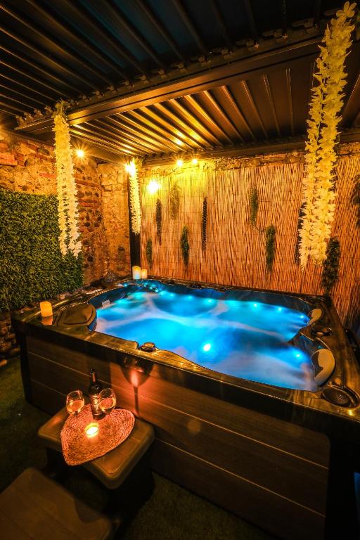 La Villa Lova - Suite romantique avec jacuzzi privatif